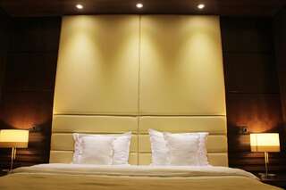 Отель Hotel Bucovina Сучава Улучшенный номер с кроватью размера «king-size»-12