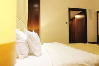 Отель Hotel Bucovina Сучава Улучшенный номер с кроватью размера «king-size»-22